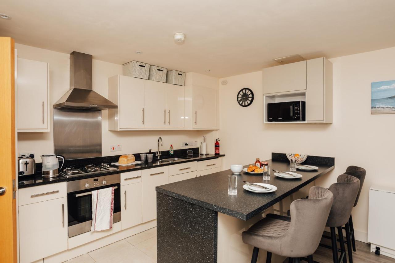 Henley Town Centre With Parking Apartment Exterior photo